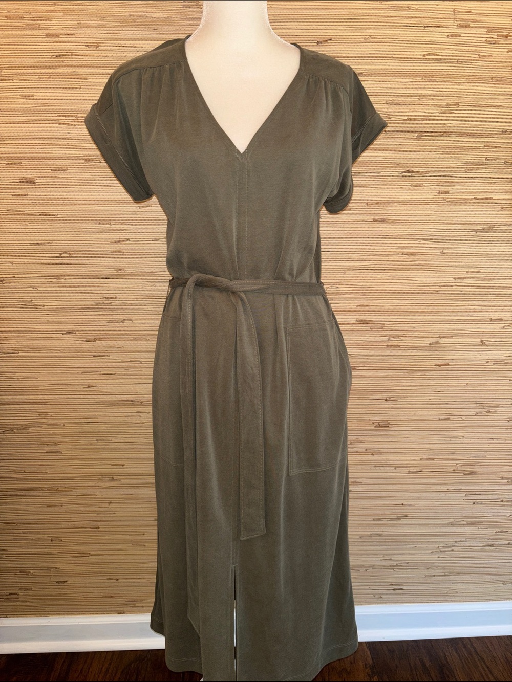 Lou & Grey Olive Green khaki  V-Neck Belted Women’s Dress shall nwt!